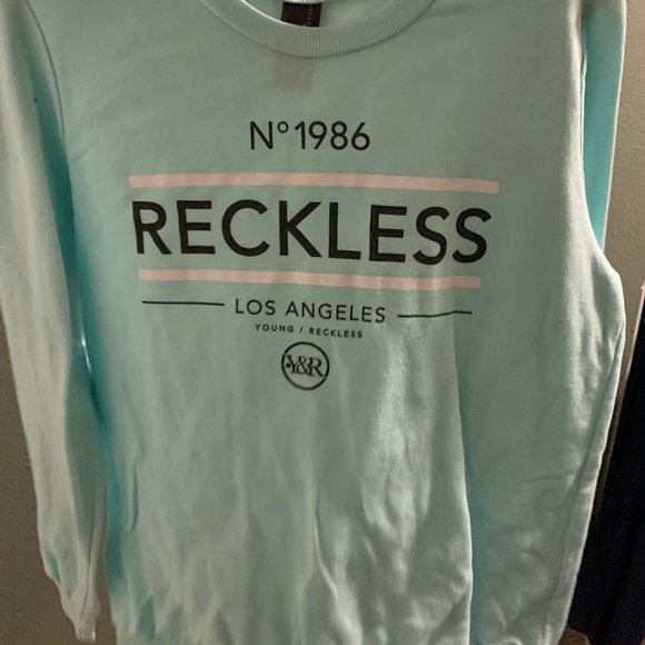 long sleeve: sweatshirts - Picture 1 of 8